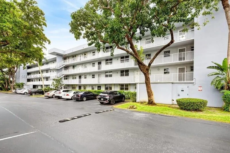 En Venta 114 Royal Park Drive 3H, Oakland Park, FL 33309, Oakland Park, FL 33309