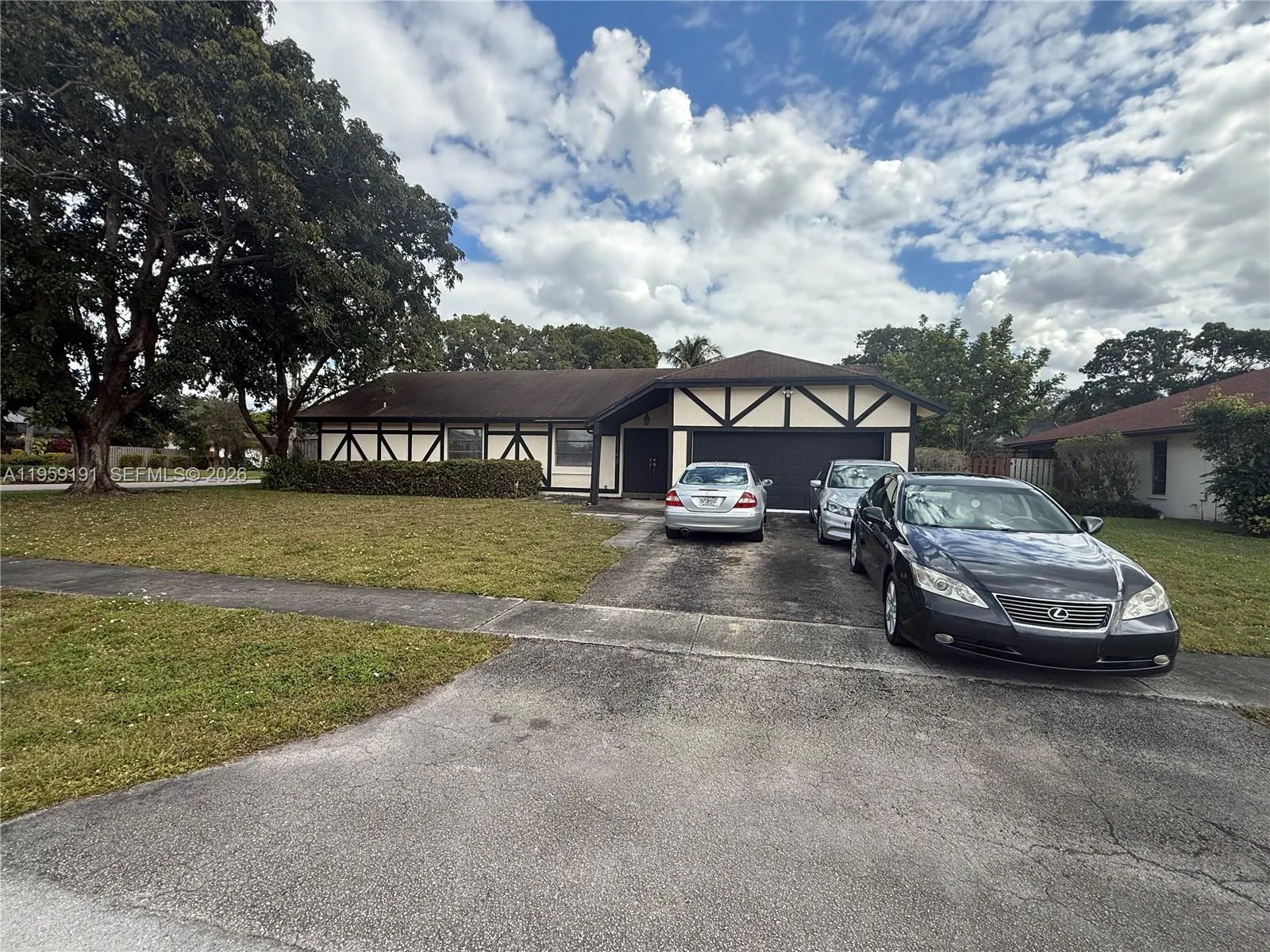 Foto de propiedad en 1140 NW 78th Terrace, Plantation, FL 33322 Plantation con MLS# 