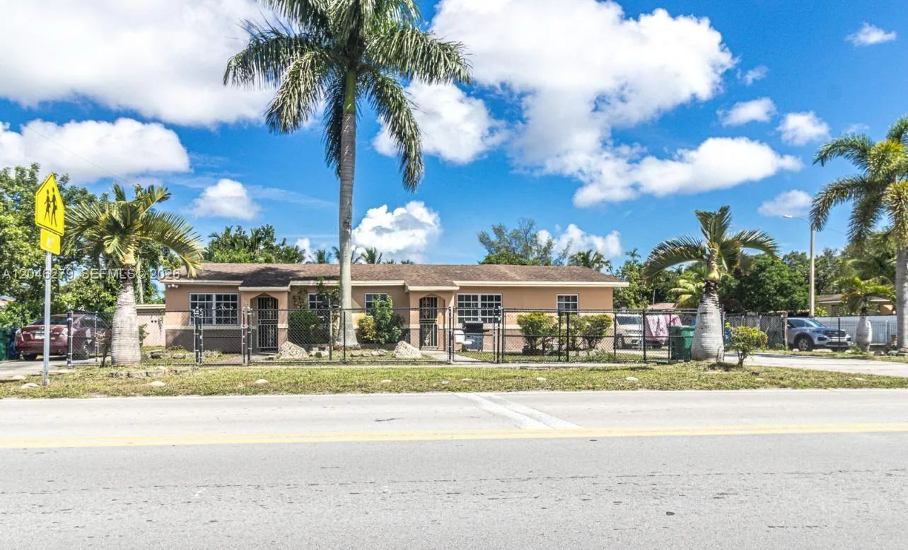 Vendido 11401 NW 12th Avenue, Miami, FL 33168, Miami, FL 33168