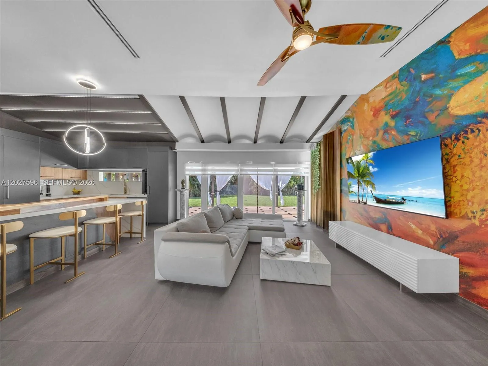Foto de propiedad en 1141 Adams Street, Hollywood, FL 33019 Hollywood con MLS# 