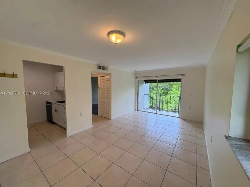 Foto de propiedad en 1141 Lake Victoria Drive F, Palm Beach, FL 33411 Palm Beach con MLS# 