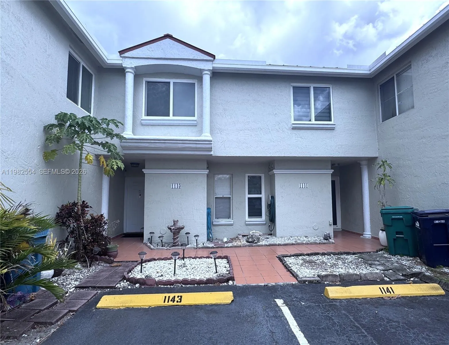 Foto de propiedad en 1143 NW 123rd Court 607, Miami, FL 33182 Miami con MLS# 