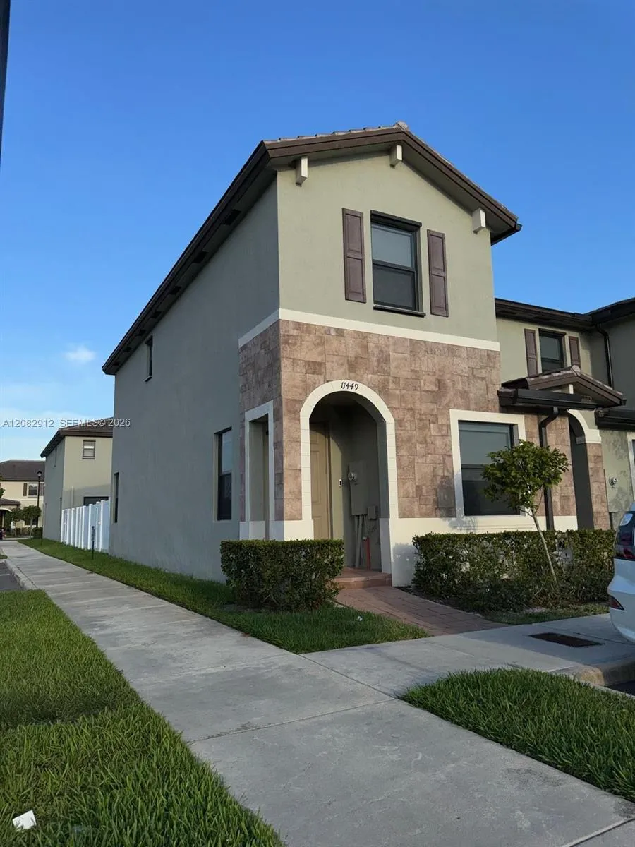En Venta 11449 W 34th Lane, Hialeah, FL 33018, Hialeah, FL 33018
