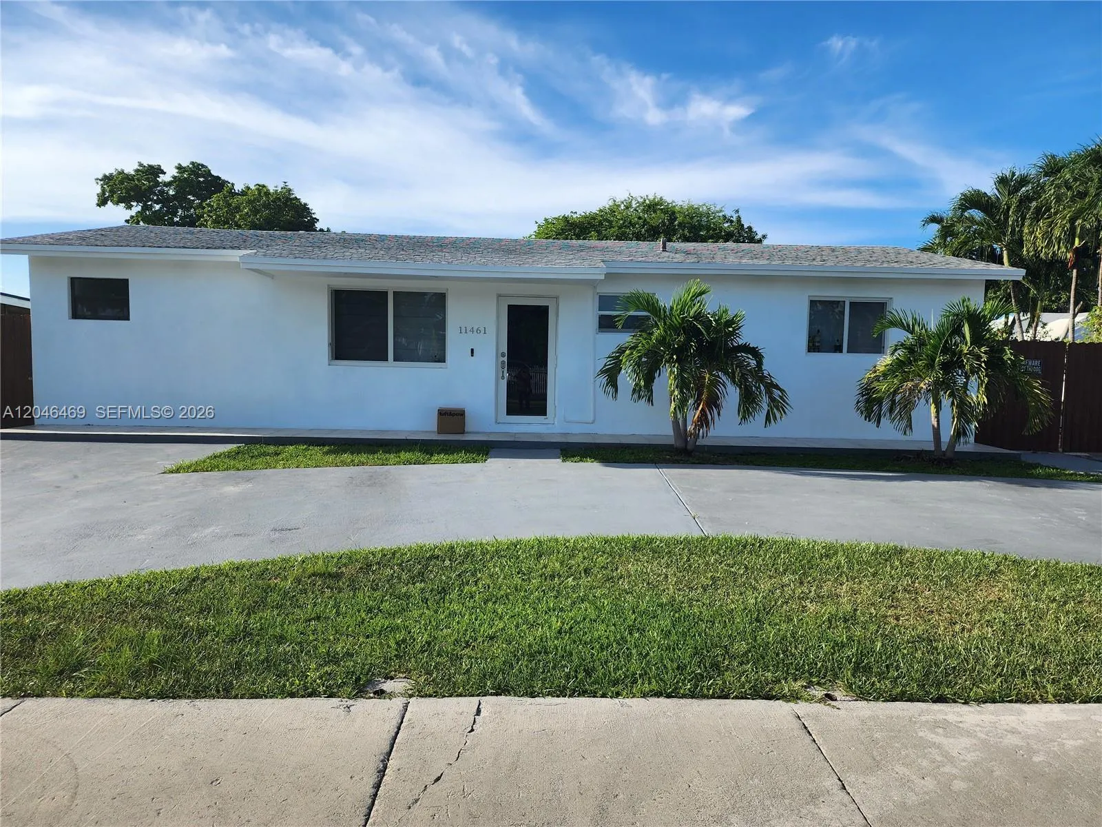Foto de propiedad en 11461 SW 197th Street A, Miami, FL 33157 Miami con MLS# 