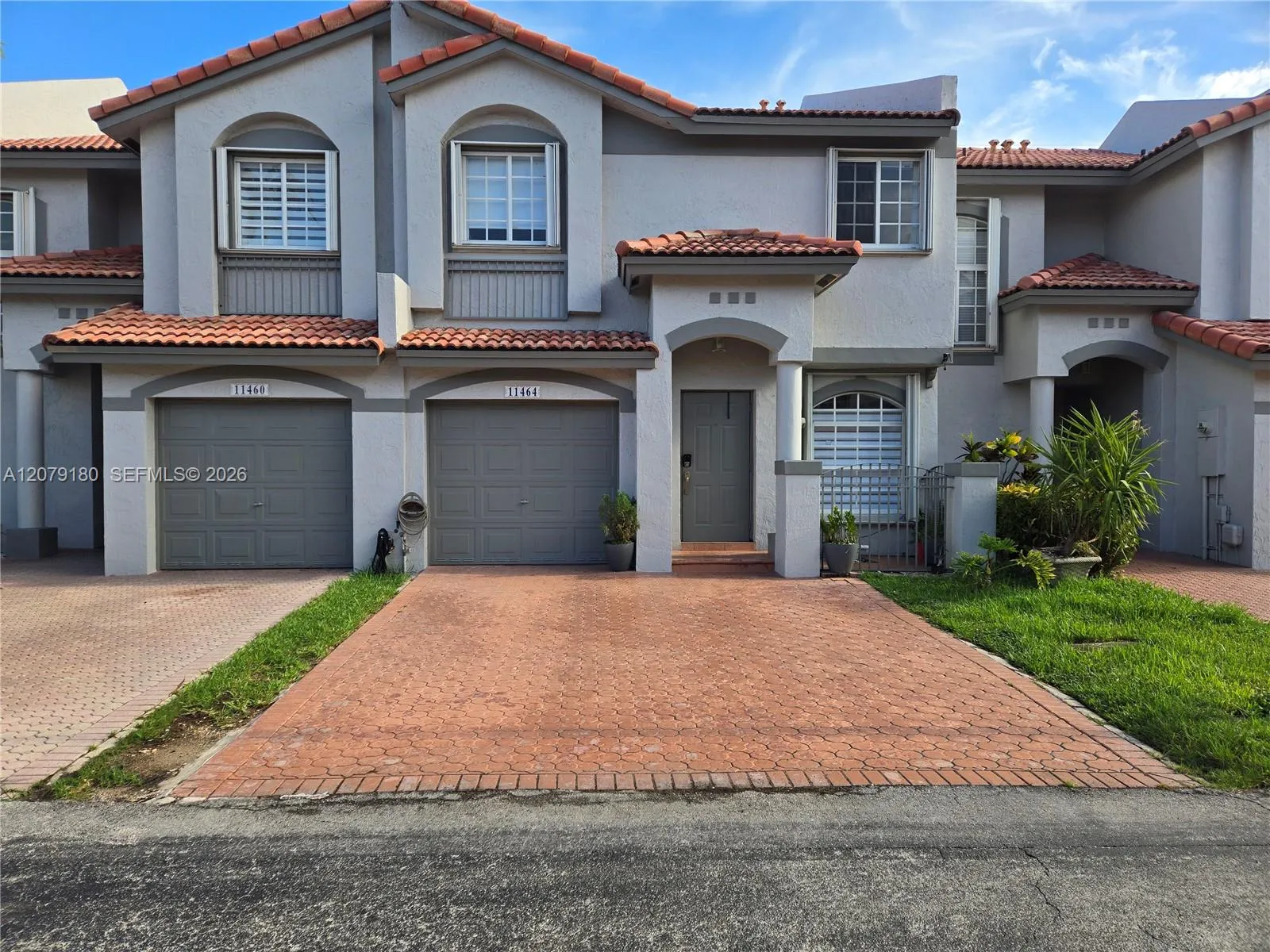 Foto de propiedad en 11464 NW 50th Terrace, Doral, FL 33178 Doral con MLS# 