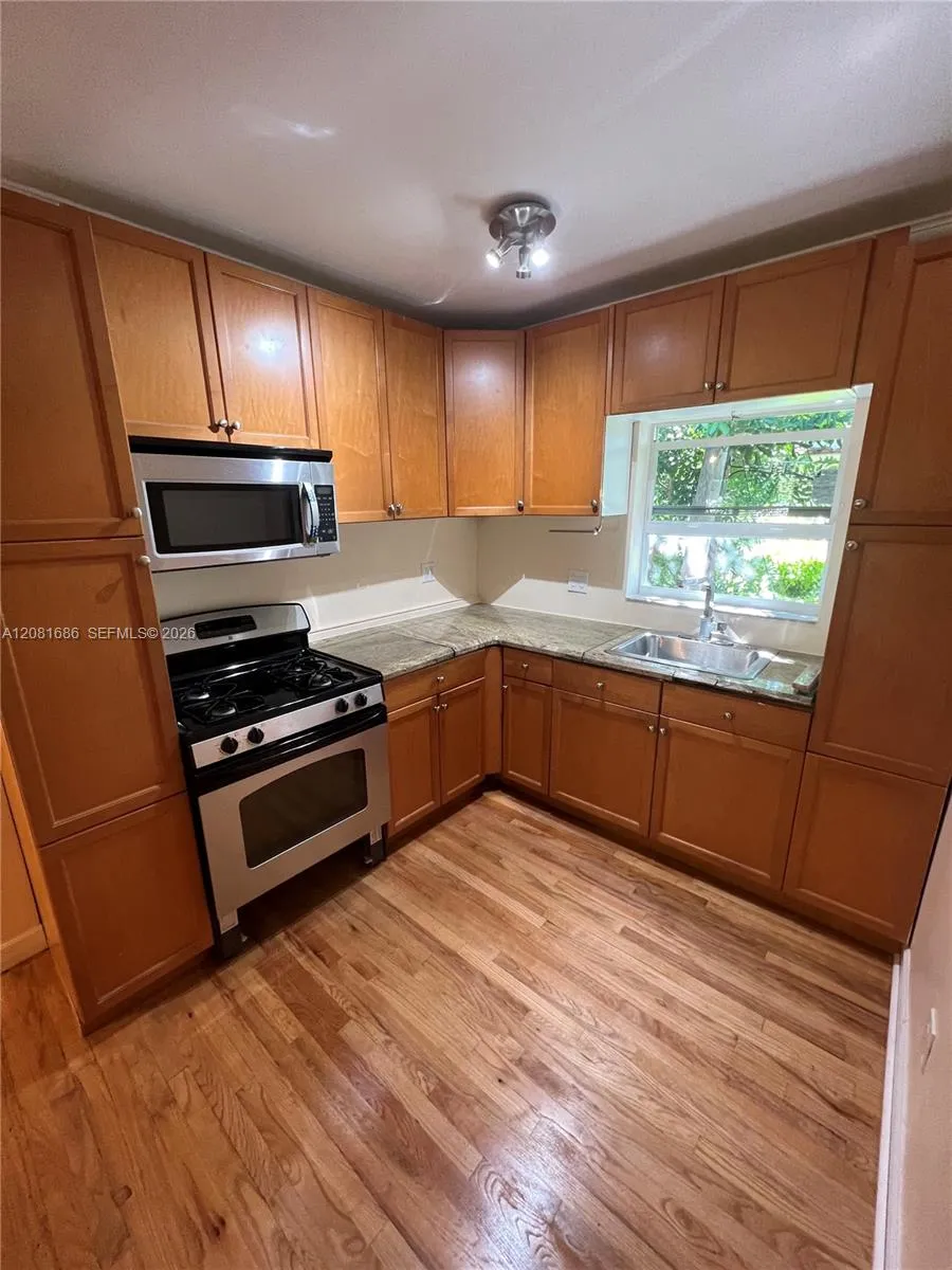 Foto de propiedad en 115 NE 14th Avenue 3, Fort Lauderdale, FL 33301 Fort Lauderdale con MLS# 