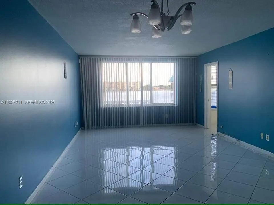 En Venta 1150 NE 191st Street 24, Miami, FL 33179, Miami, FL 33179
