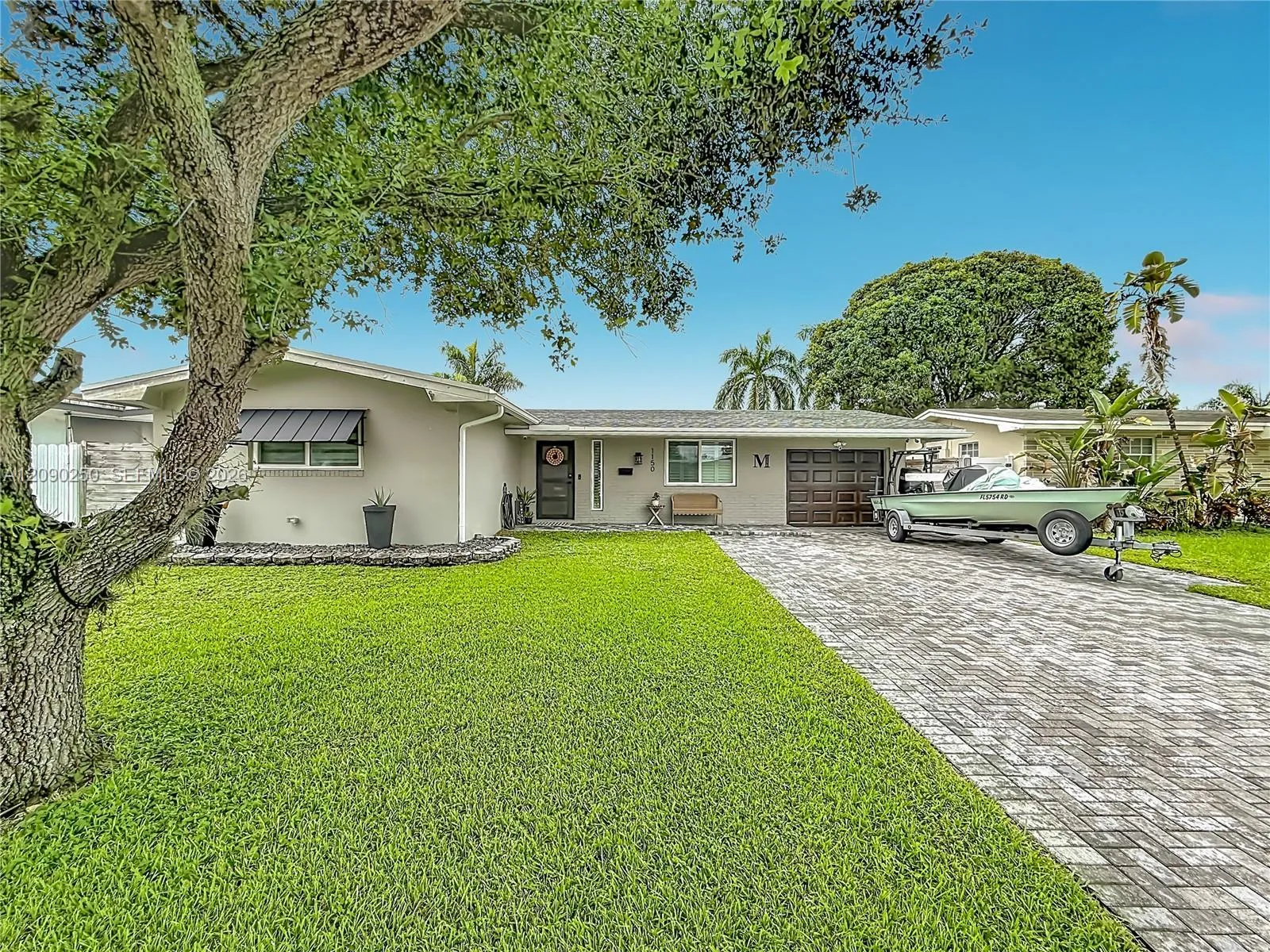 Foto de propiedad en 1150 NW 86th Terrace, Pembroke Pines, FL 33024 Pembroke Pines con MLS# 