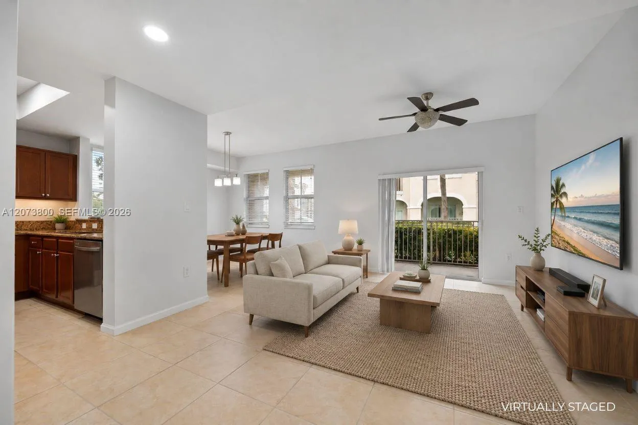 Foto de propiedad en 11503 NW 89th Street 101, Doral, FL 33178 Doral con MLS# 