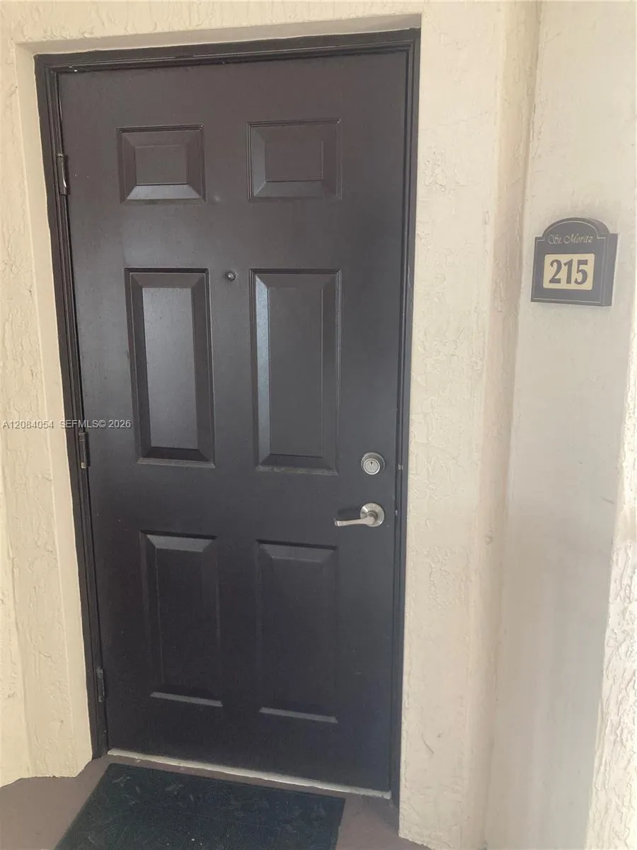 En Renta 11503 NW 89th Street 215, Doral, FL 33178, Doral, FL 33178