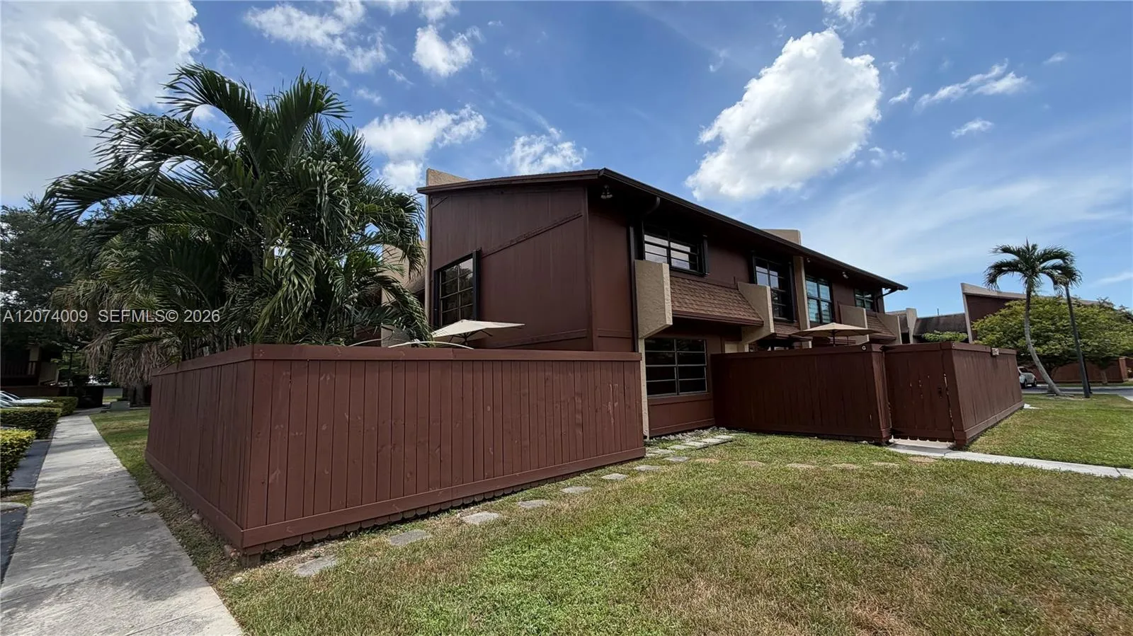 Foto de propiedad en 11507 SW 64th Street G, Miami, FL 33173 Miami con MLS# 