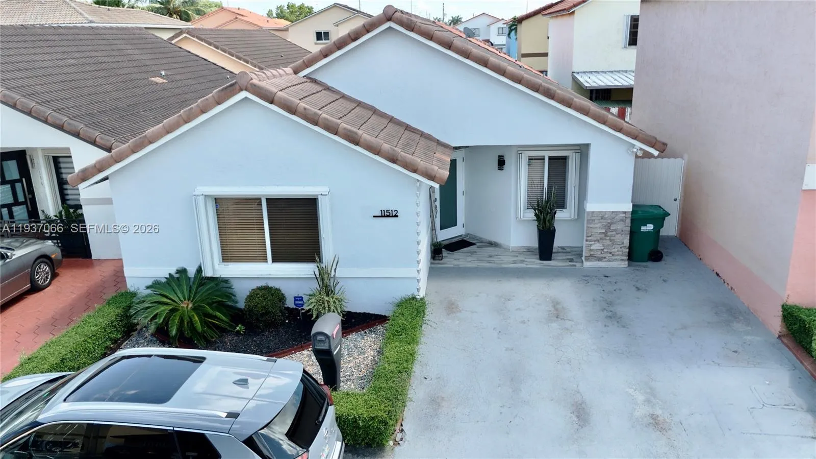 Foto de propiedad en 11512 SW 6th Street, Sweetwater, FL 33174 Sweetwater con MLS# 