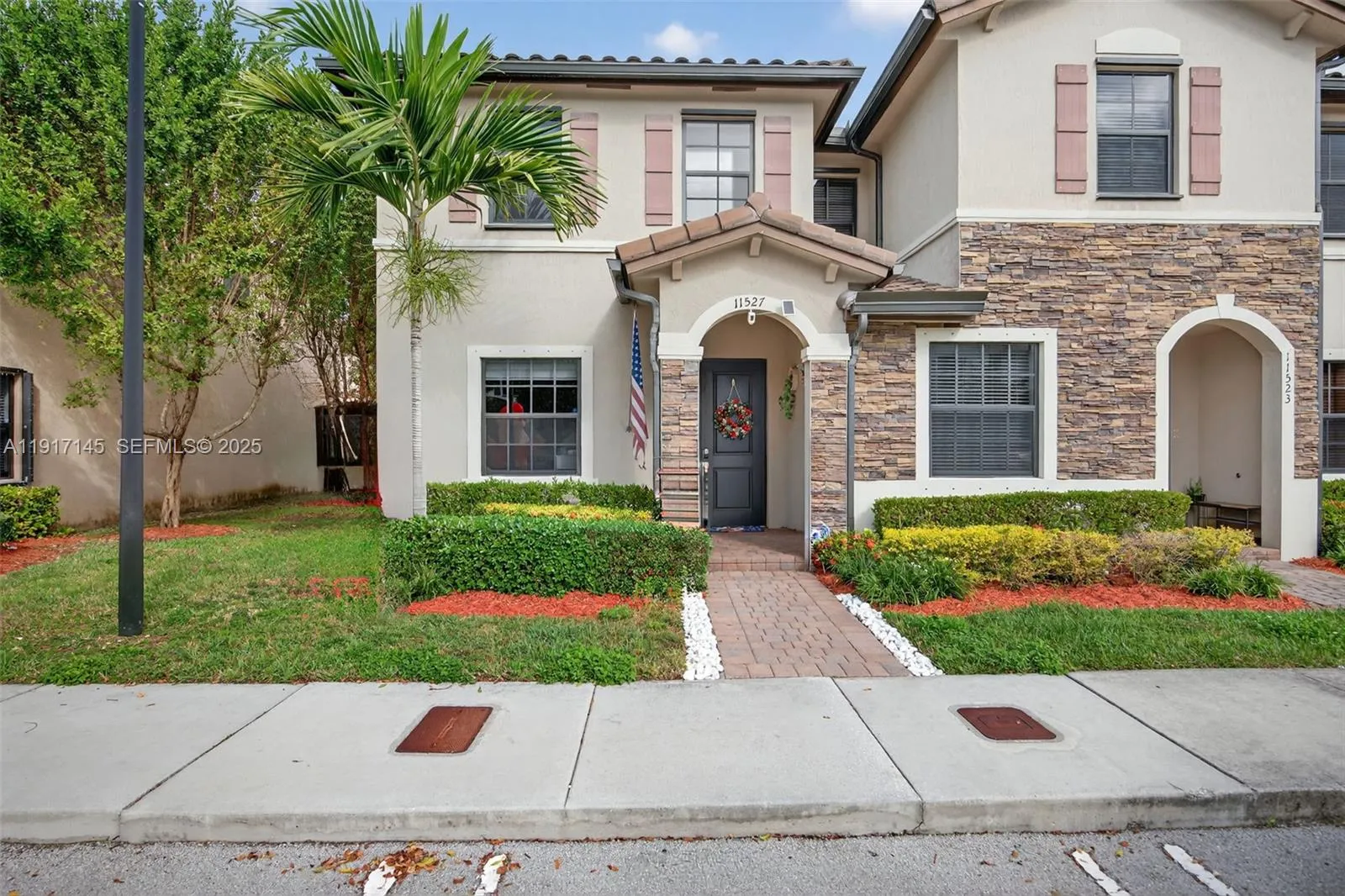 Foto de propiedad en 11527 SW 248th Lane, Homestead, FL 33032 Homestead con MLS# 