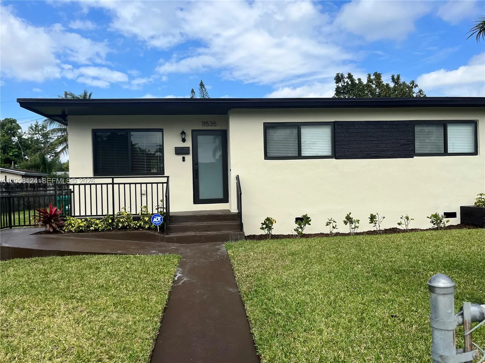 Foto de propiedad en 11535 SW 139th Terrace n/a, Miami, FL 33176 Miami con MLS# 