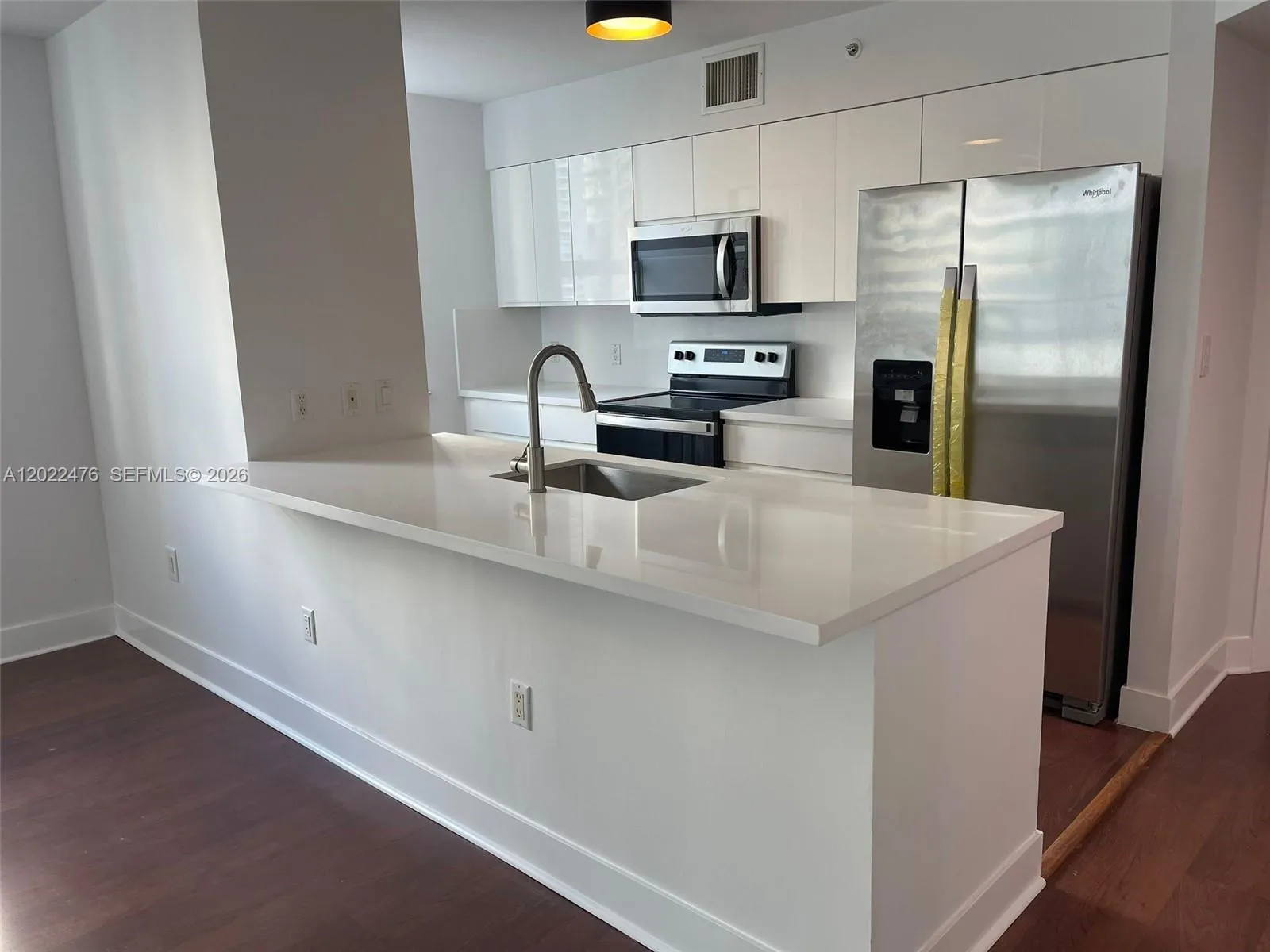 Foto de propiedad en 1155 Brickell Bay Drive 1102, Miami, FL 33131 Miami con MLS# 
