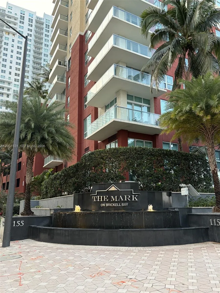 Foto de propiedad en 1155 Brickell Bay Drive 1201, Miami, FL 33131 Miami con MLS#