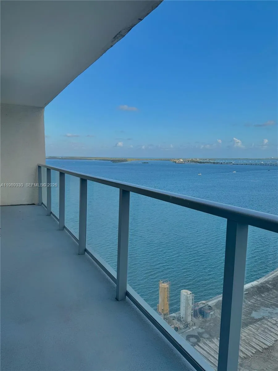 Foto de propiedad en 1155 Brickell Bay Drive 1705, Miami, FL 33131 Miami con MLS#