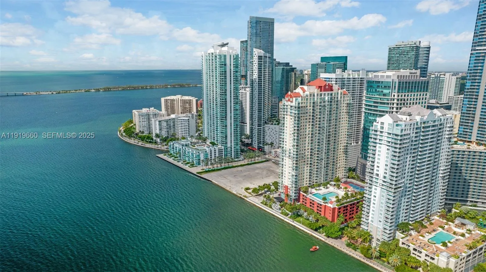 Foto de propiedad en 1155 Brickell Bay Drive 2203, Miami, FL 33131 Miami con MLS#