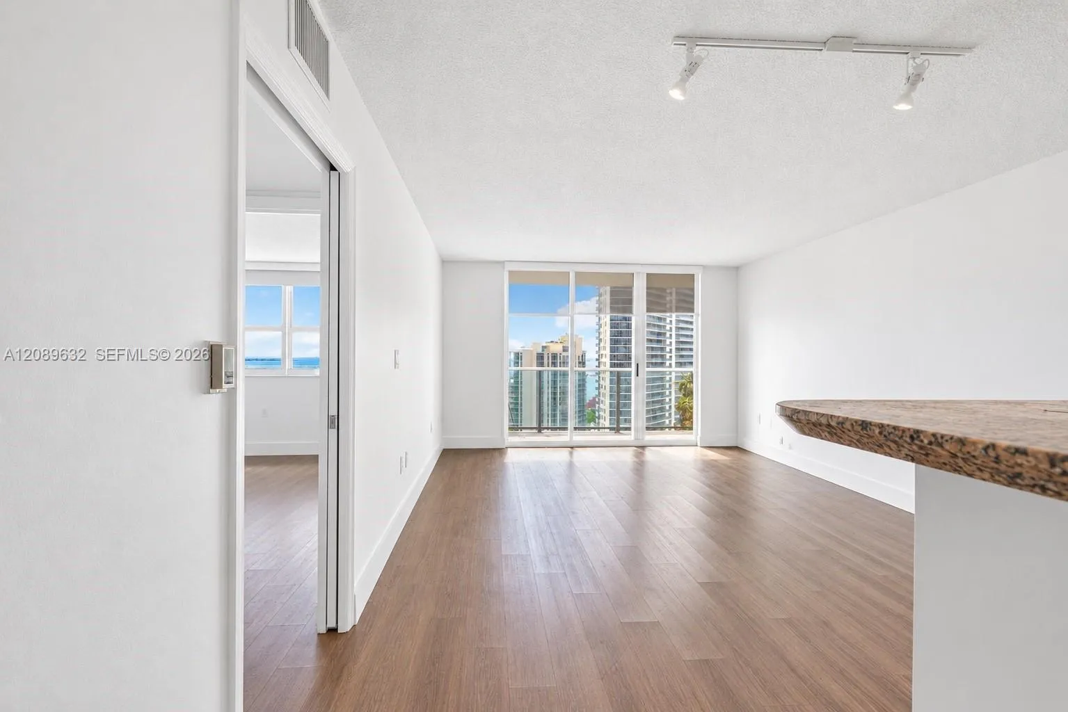 En Renta 1155 Brickell Bay Drive 2905, Miami, FL 33131, Miami, FL 33131