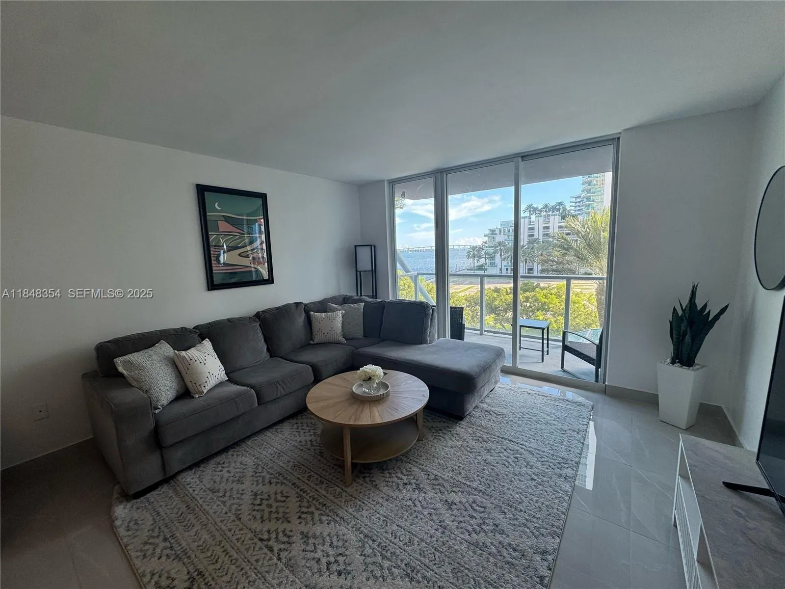 Foto de propiedad en 1155 Brickell Bay Drive 307, Miami, FL 33131 Miami con MLS#