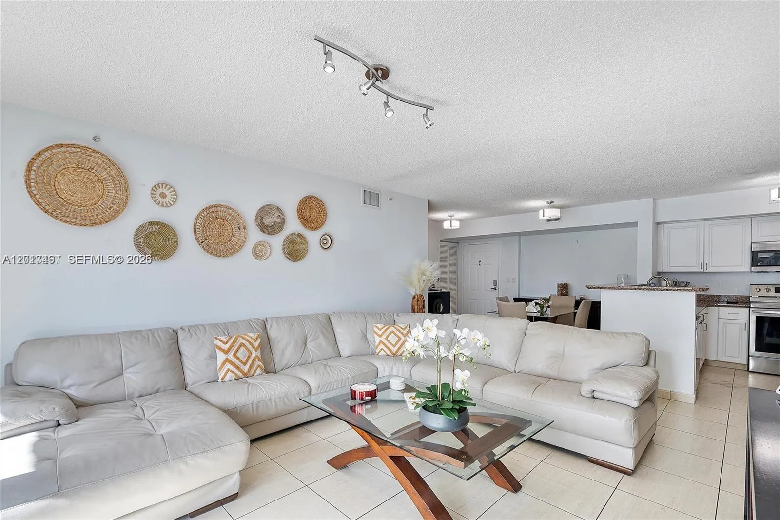 Foto de propiedad en 1155 Brickell Bay Drive 603, Miami, FL 33131 Miami con MLS#
