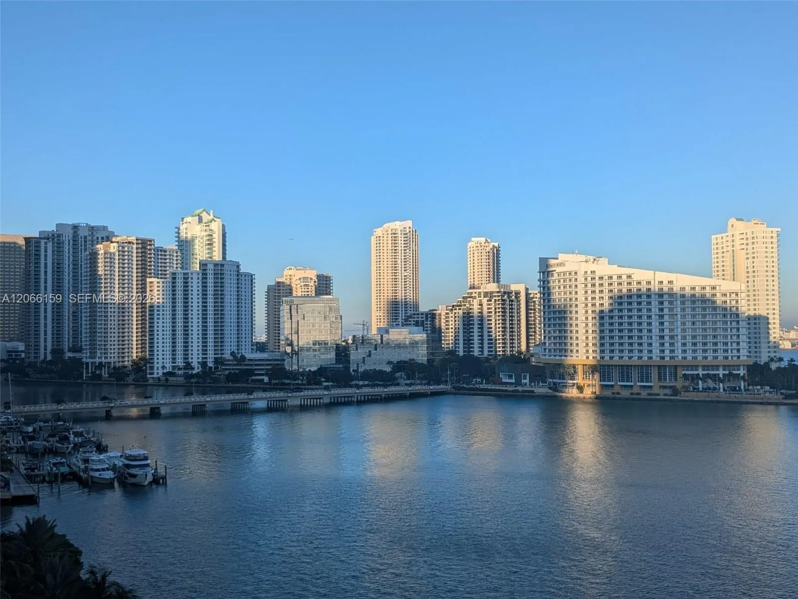 Foto de propiedad en 1155 Brickell Bay Drive 910, Miami, FL 33131 Miami con MLS#