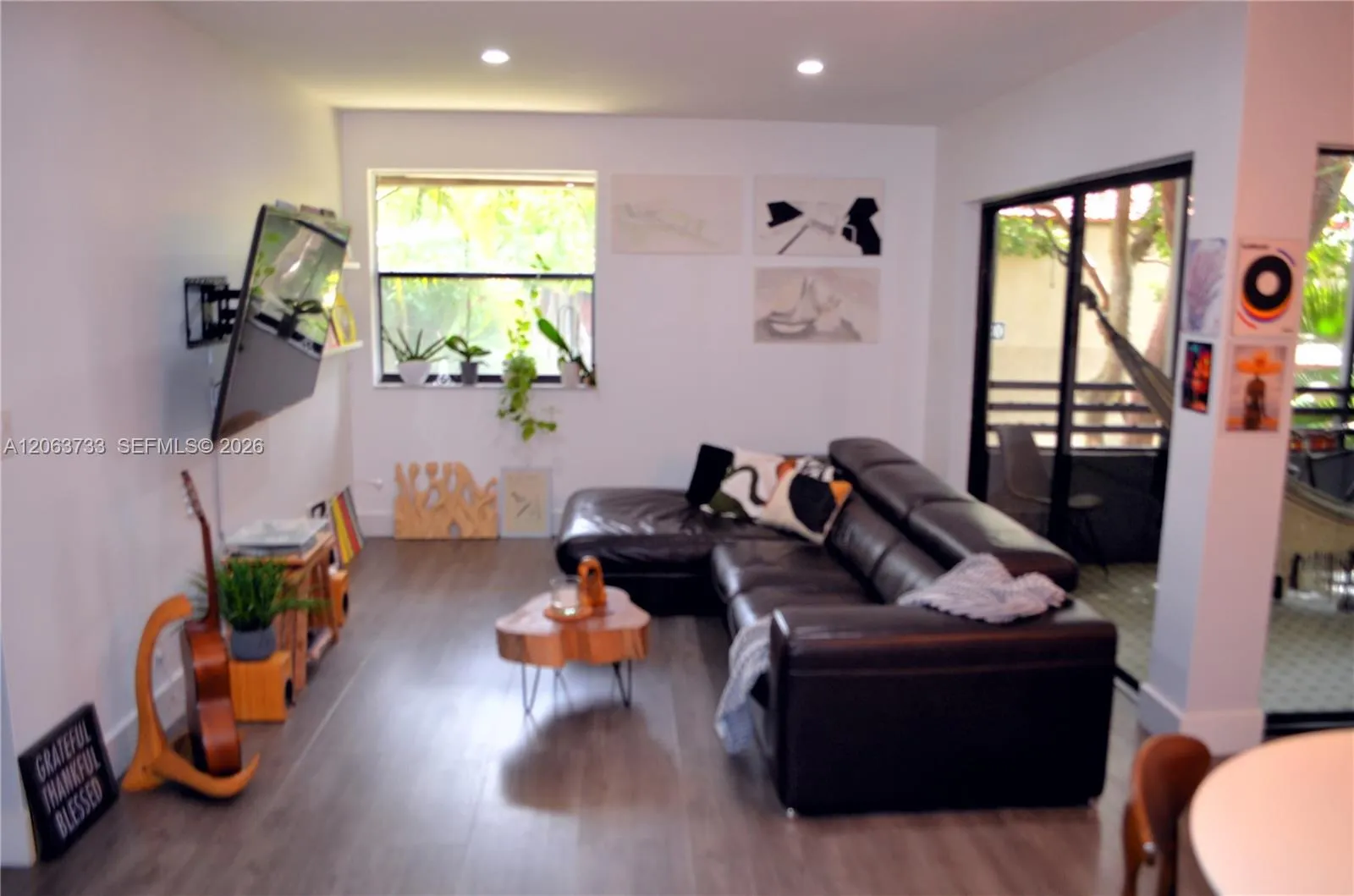 Foto de propiedad en 11554 NW 10th Street 11554, Pembroke Pines, FL 33026 Pembroke Pines con MLS# 