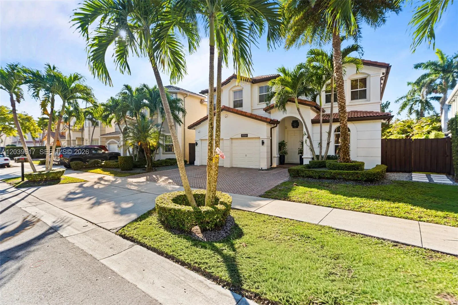 Foto de propiedad en 11558 NW 84th Street, Doral, FL 33178 Doral con MLS# 