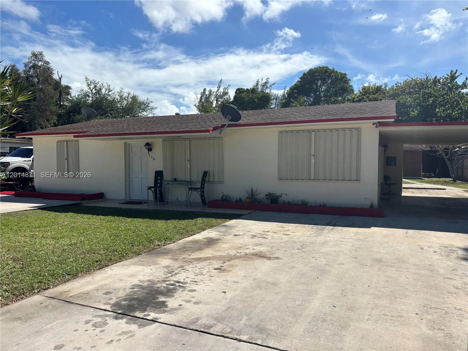 Foto de propiedad en 116 Allen Road, West Park, FL 33023 West Park con MLS# 