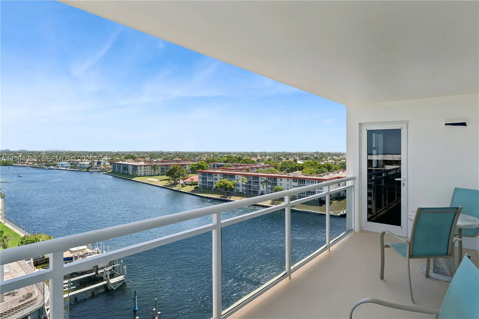 Foto de propiedad en 1160 Hillsboro Mile 901, Hillsboro Beach, FL 33062 Hillsboro Beach con MLS# 