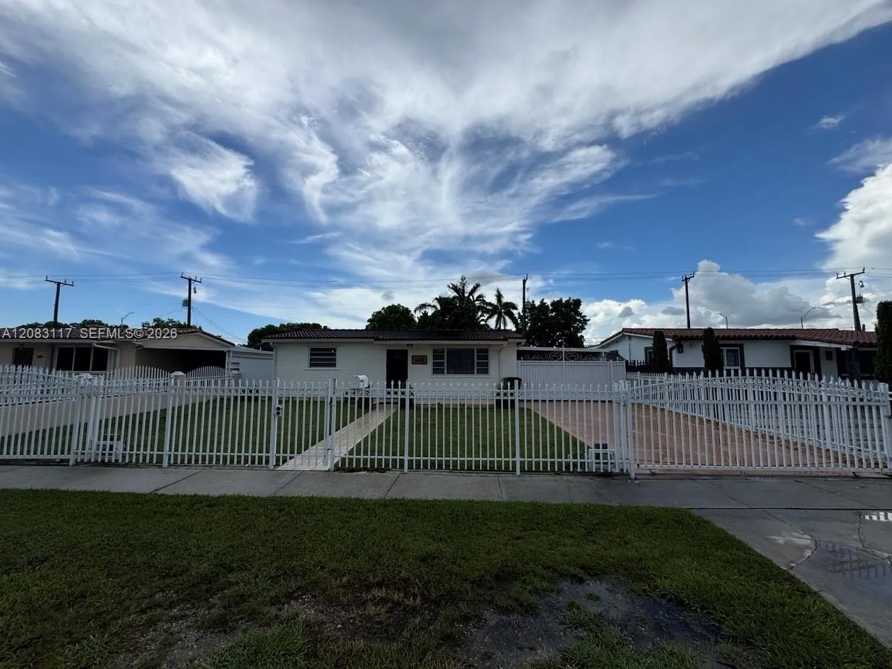 En Venta 1160 W 33rd Place, Hialeah, FL 33012, Hialeah, FL 33012