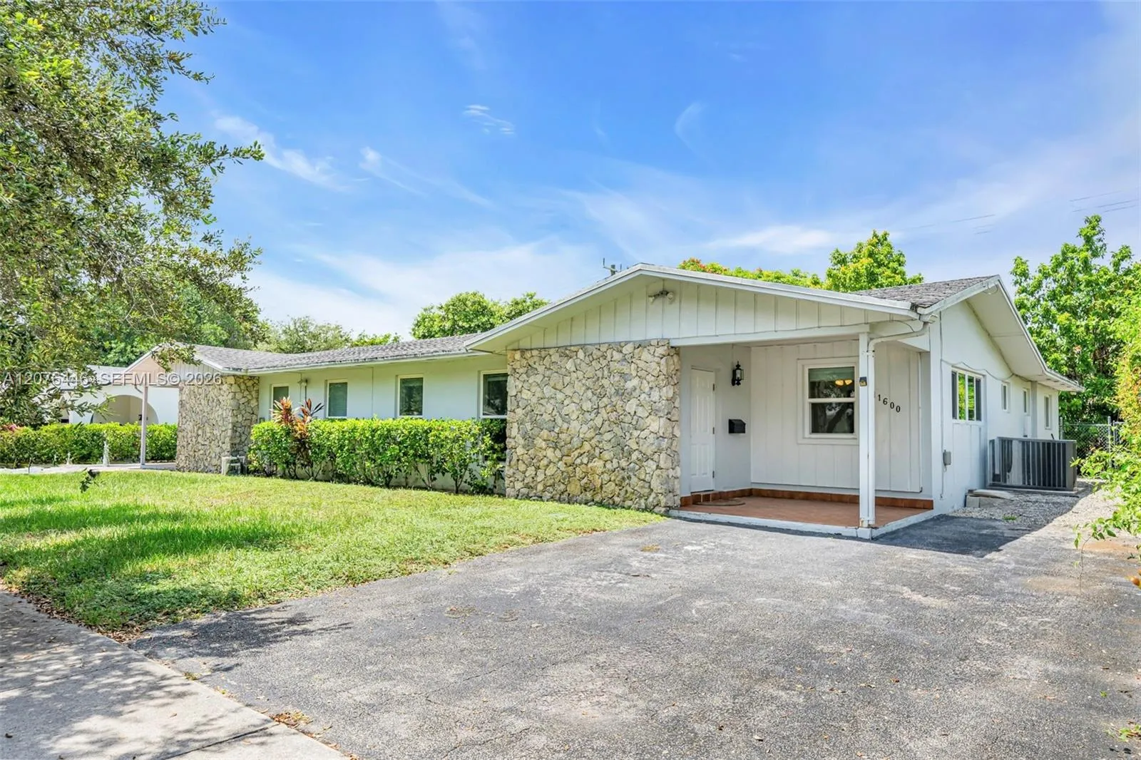 Alquilada 11600 SW 81st Road 11600, Pinecrest, FL 33156, Pinecrest, FL 33156