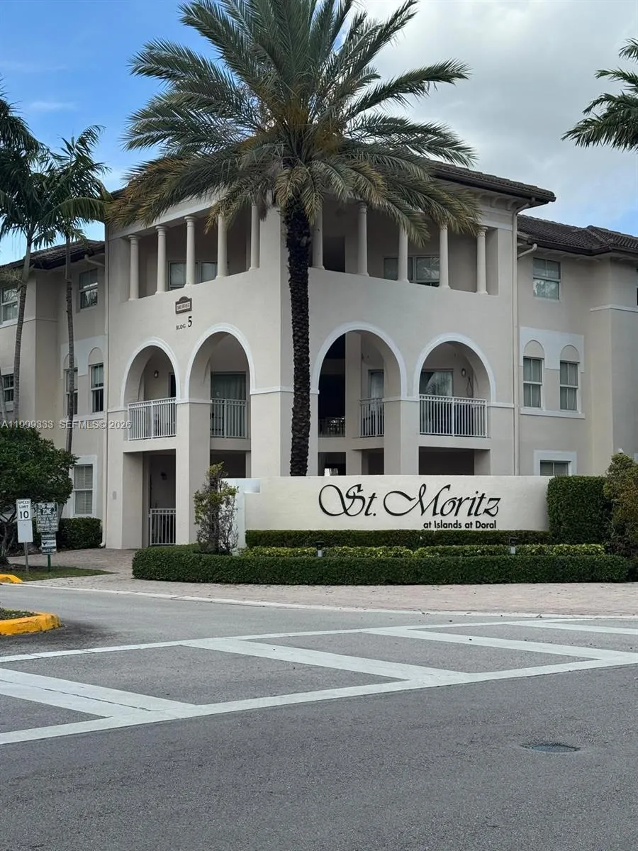 Foto de propiedad en 11601 NW 89th Street 209, Doral, FL 33178 Doral con MLS# 