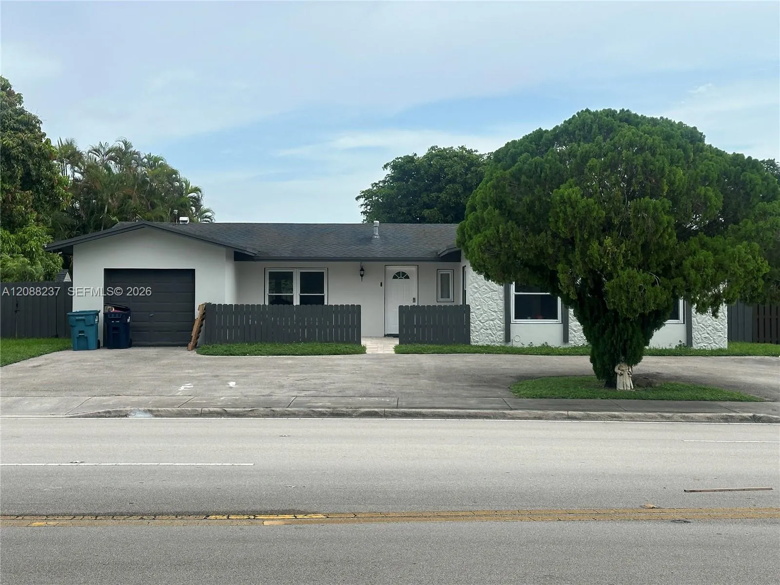 En Renta 11611 SW 122nd Avenue, Miami, FL 33186, Miami, FL 33186