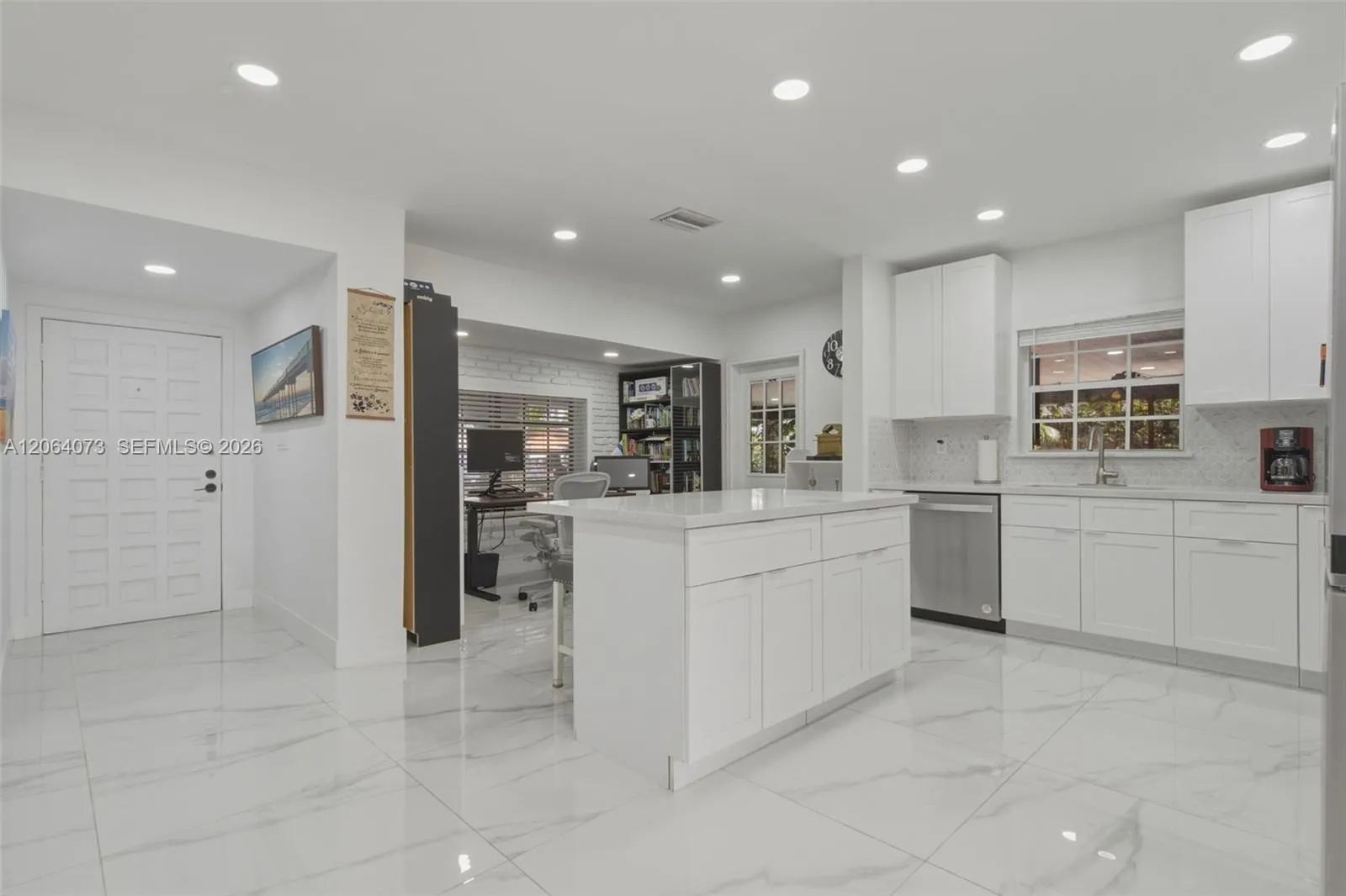 En Venta 11621 NW 58th Place, Hialeah, FL 33012, Hialeah, FL 33012