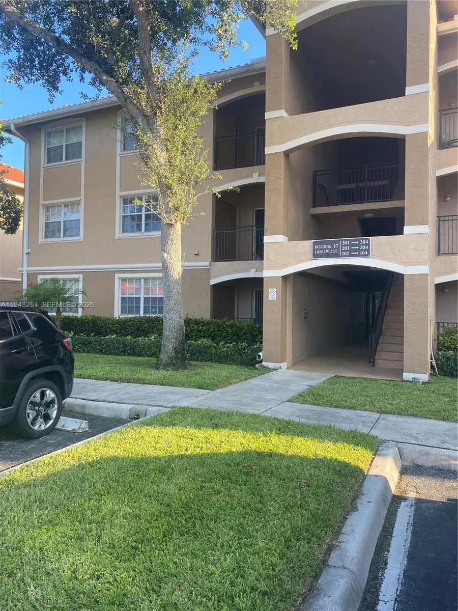 Foto de propiedad en 11630 SW 2nd Street 17101, Pembroke Pines, FL 33025 Pembroke Pines con MLS# 