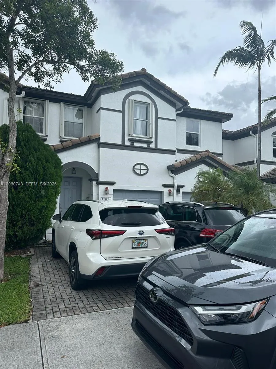 Foto de propiedad en 11633 NW 78th Street, Doral, FL 33178 Doral con MLS# 