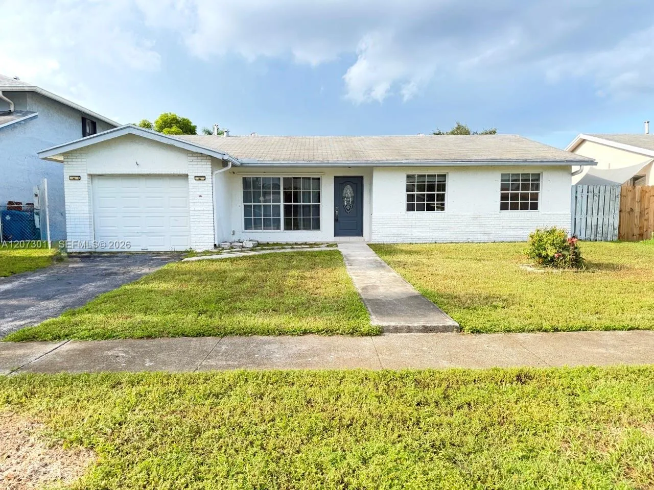 Foto de propiedad en 11641 NW 42nd Street, Sunrise, FL 33323 Sunrise con MLS# 