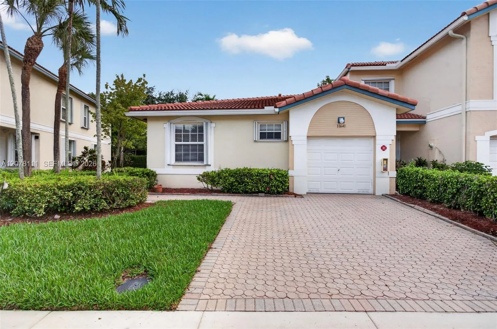 Foto de propiedad en 11641 NW 47th Drive, Coral Springs, FL 33076 Coral Springs con MLS# 