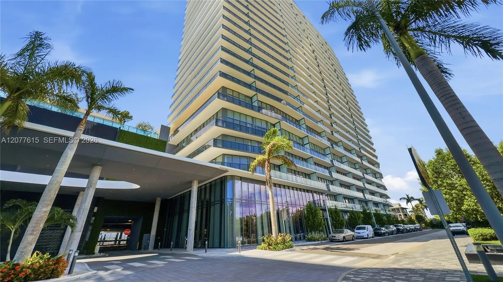 Foto de propiedad en 1170 E Hallandale Beach Boulevard 1102, Hallandale Beach, FL 33009 Hallandale Beach con MLS# 