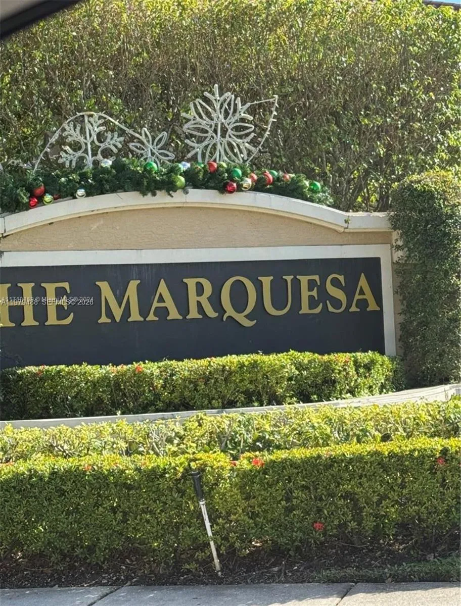 Foto de propiedad en 11700 SW 2 13307, Pembroke Pines, FL 33025 Pembroke Pines con MLS# 