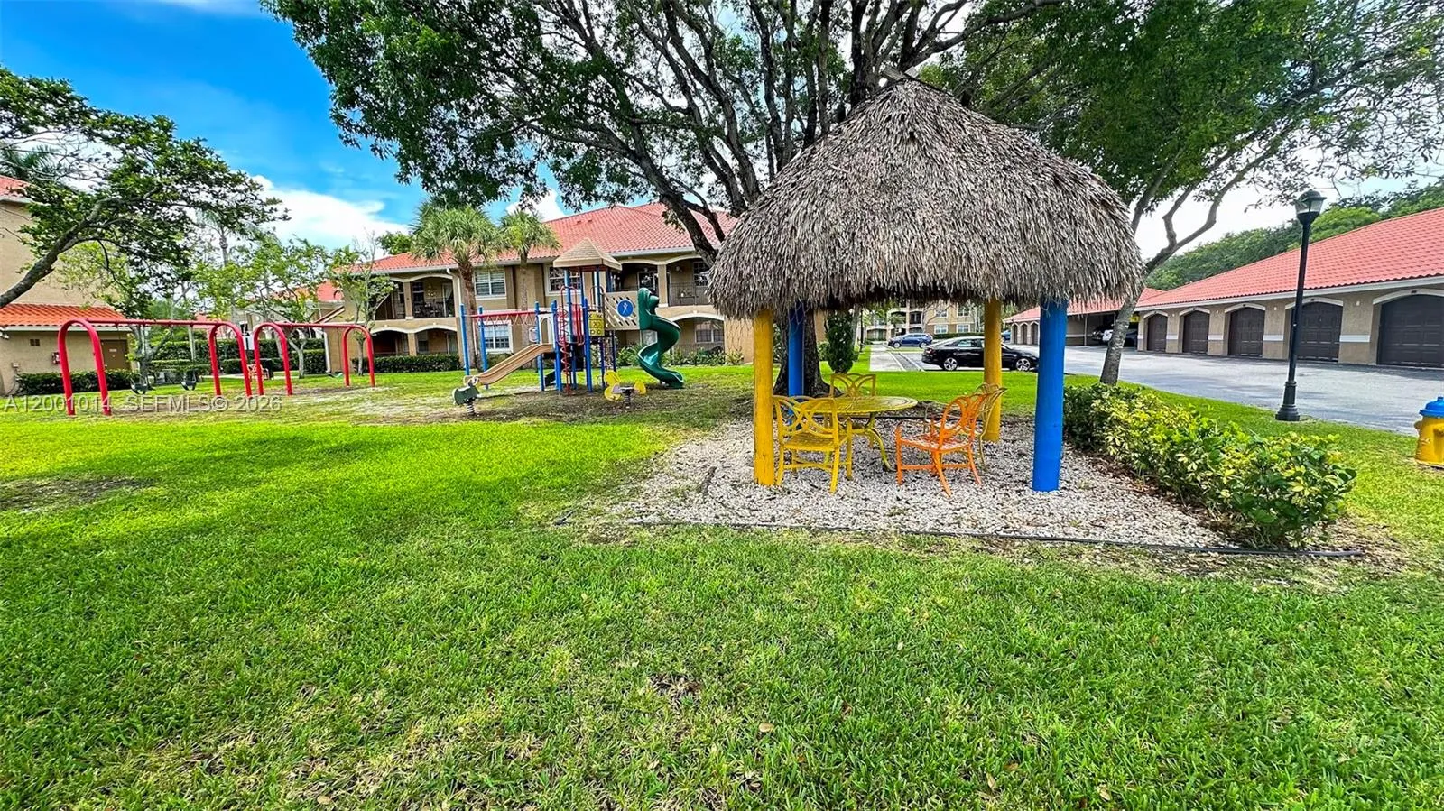 Foto de propiedad en 11700 SW 2nd Street 13-201, Pembroke Pines, FL 33025 Pembroke Pines con MLS# 