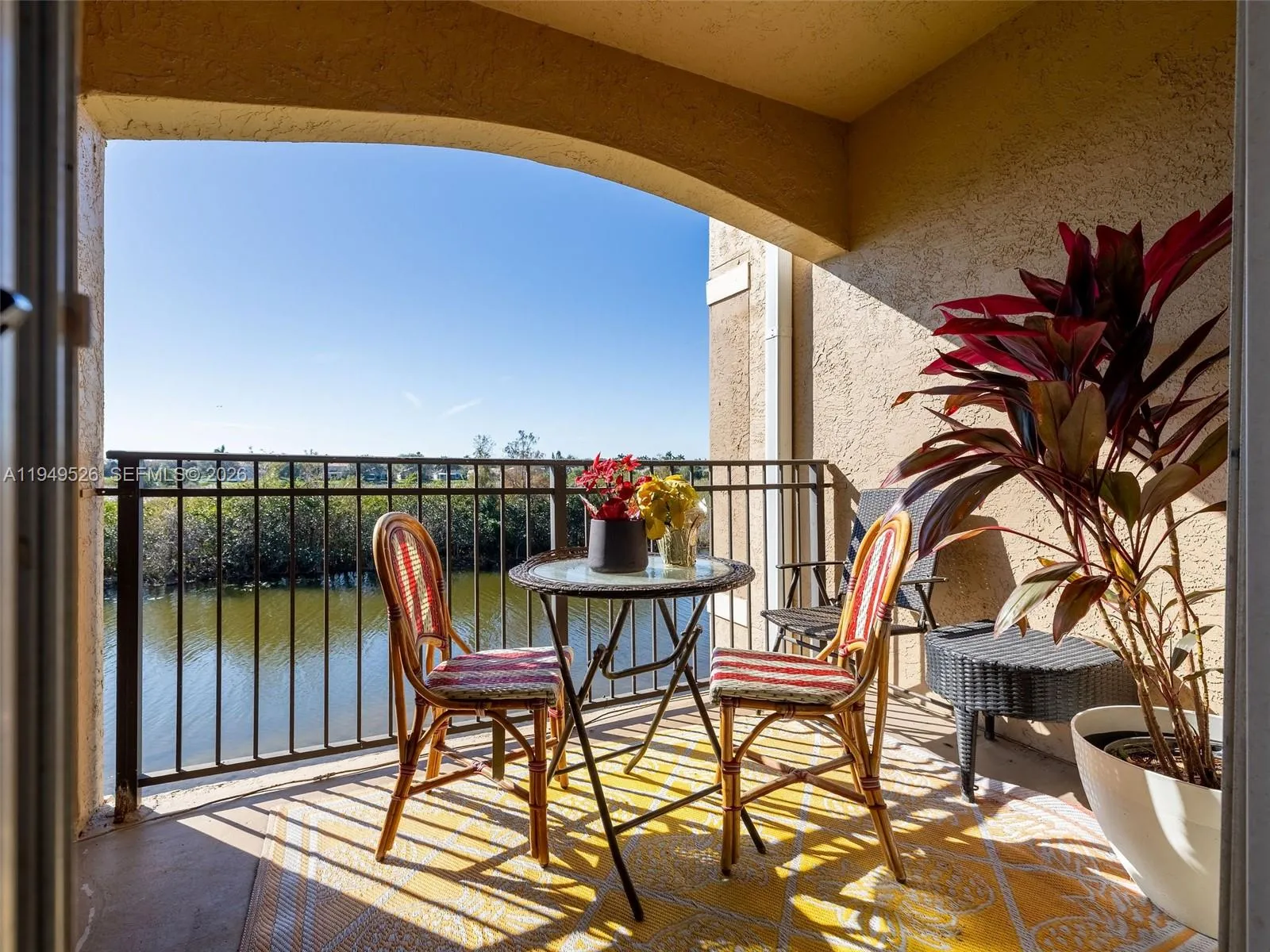 Foto de propiedad en 11700 SW 2nd Street 13202, Pembroke Pines, FL 33025 Pembroke Pines con MLS# 