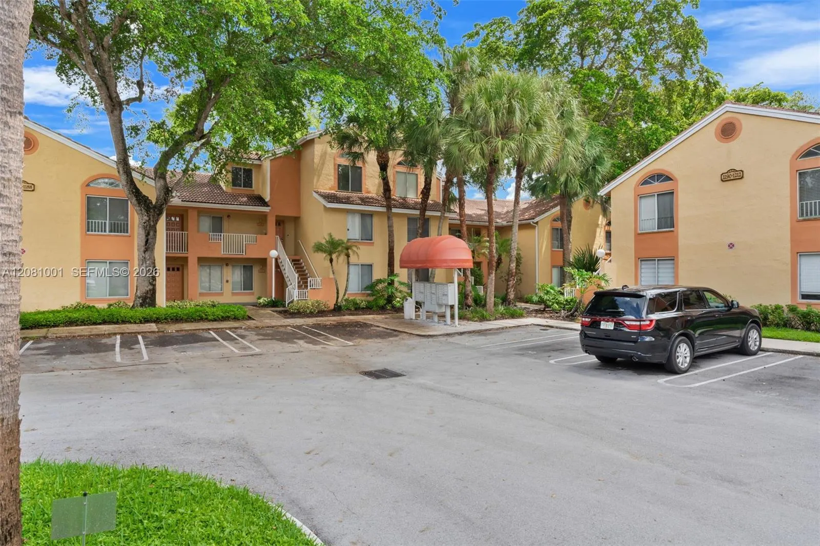 Foto de propiedad en 1178 Coral Club Drive 1178, Coral Springs, FL 33071 Coral Springs con MLS# 