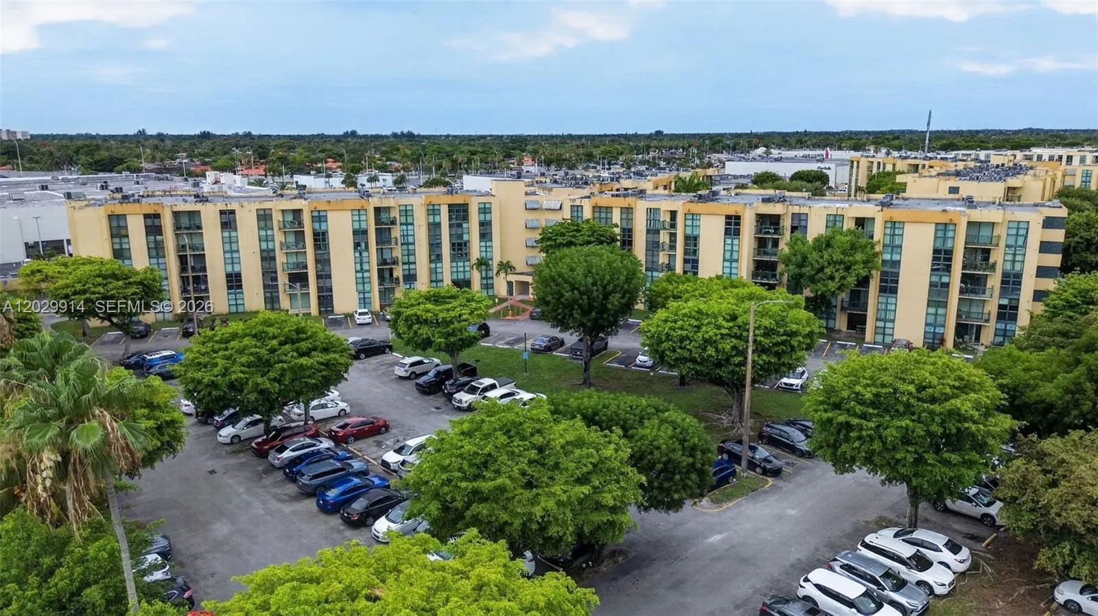 Foto de propiedad en 11780 SW 18th Street 4282, Miami, FL 33175 Miami con MLS# 