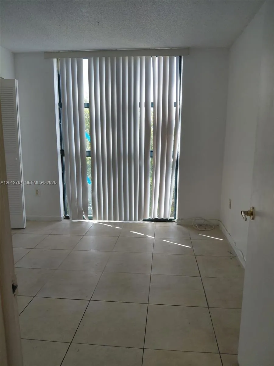 Foto de propiedad en 11790 SW 18th Street 429-3, Miami, FL 33175 Miami con MLS# 