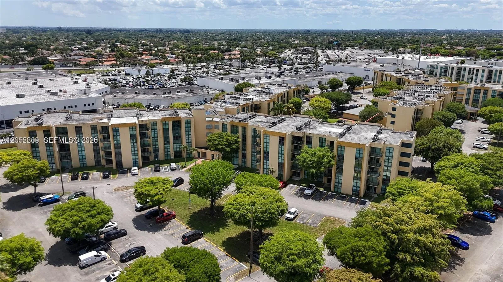 Foto de propiedad en 11790 SW 18th Street 519-3, Miami, FL 33175 Miami con MLS# 