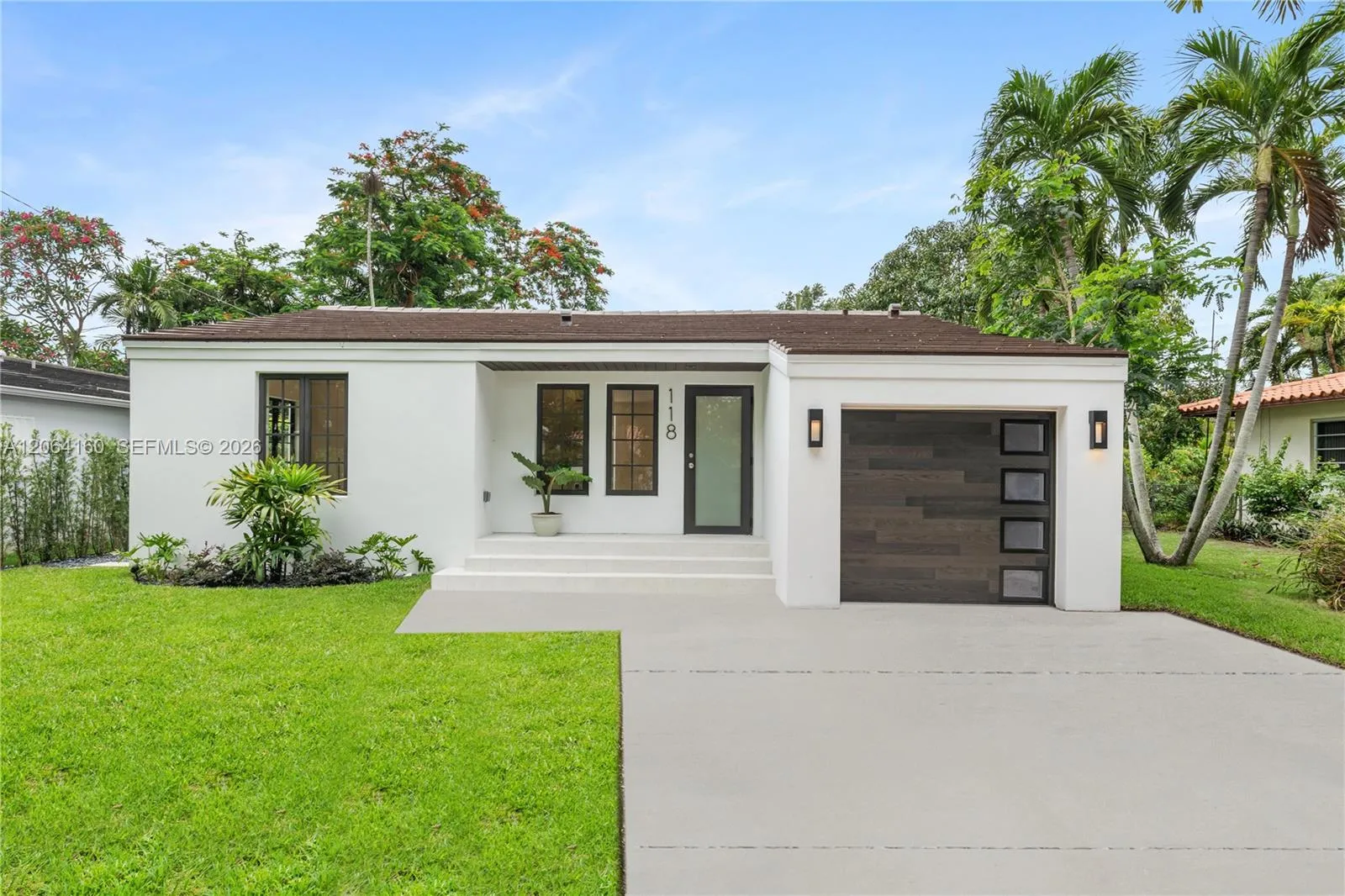 Foto de propiedad en 118 Sarto Avenue, Coral Gables, FL 33134 Coral Gables con MLS# 