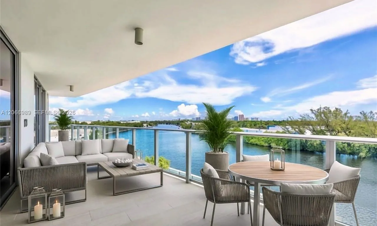En Venta 1180 N Federal Highway 501, Fort Lauderdale, FL 33304, Fort Lauderdale, FL 33304
