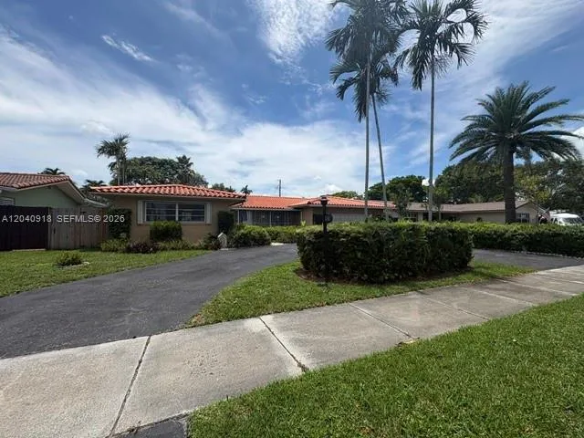 Foto de propiedad en 1180 Starling Avenue, Miami Springs, FL 33166 Miami Springs con MLS# 